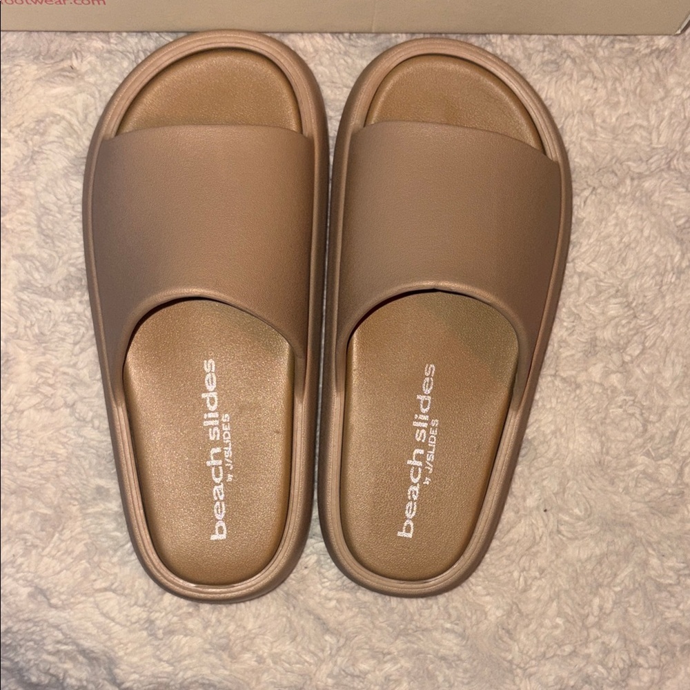 J Slides Beach Slides in Beige